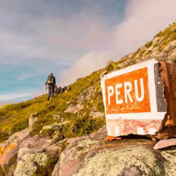 Luxury Inca Trail 4 Days hiking route through the Andes with classic Inca Trail scenery