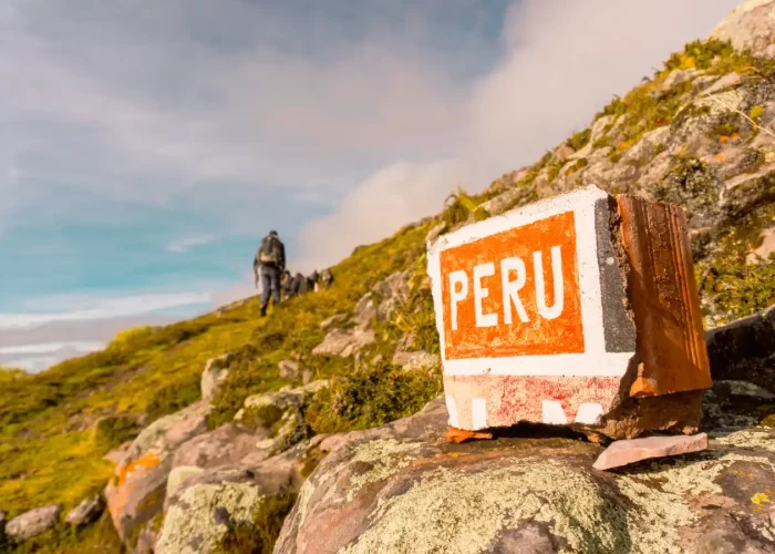 Luxury Inca Trail 4 Days hiking route through the Andes with classic Inca Trail scenery