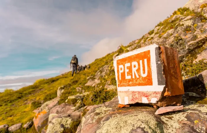 Luxury Inca Trail 4 Days hiking route through the Andes with classic Inca Trail scenery