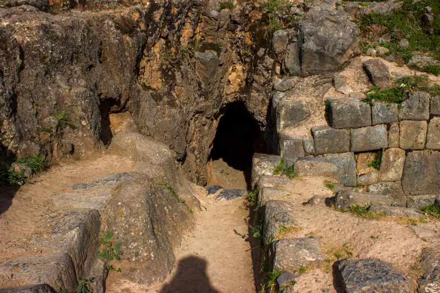 chinkana chica entrance sacsayhuaman Rocky entrance to Chinkana Chica at Sacsayhuamán