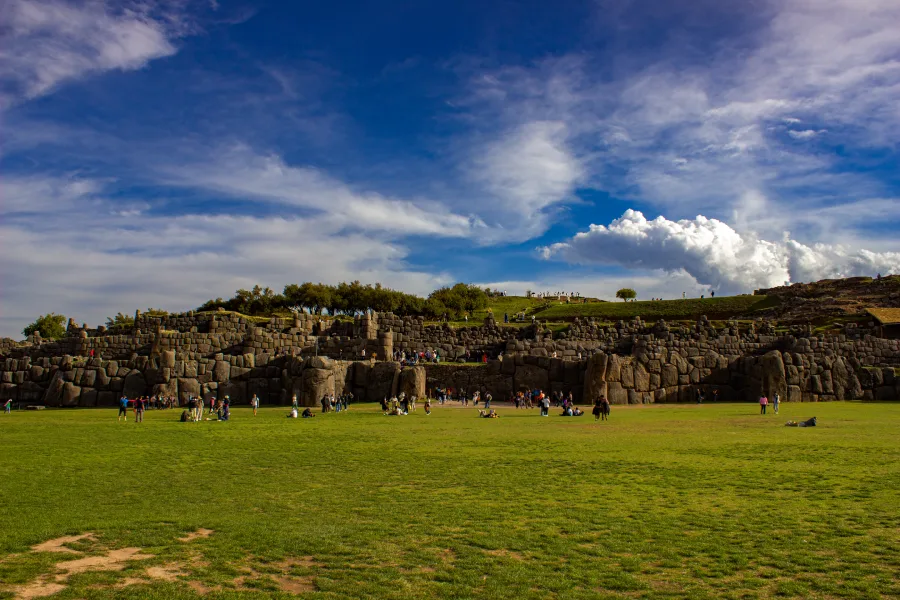 sacsayhuaman cusco ceremonial site Sacsayhuamán stone terraces and ceremonial grounds in Cusco