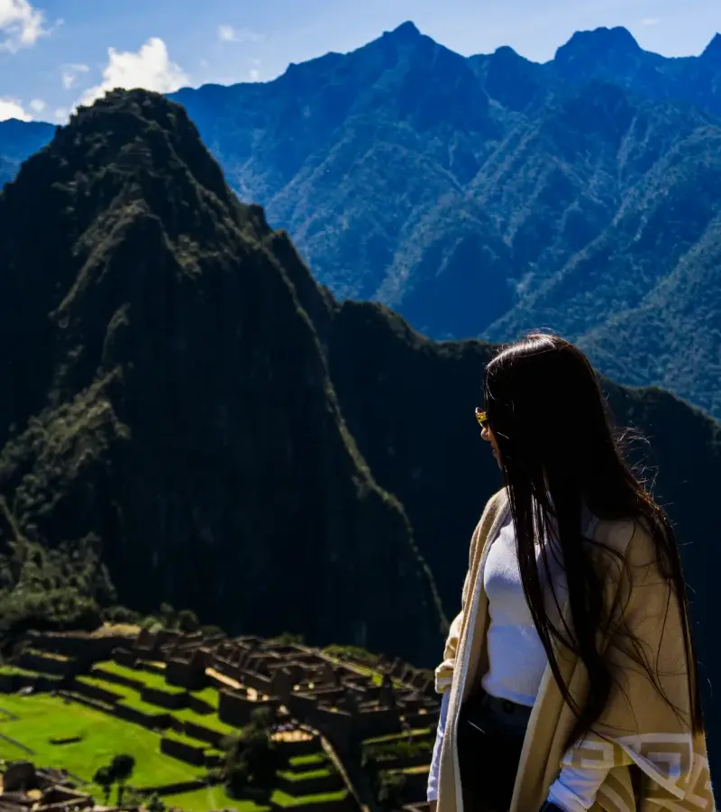 Short Inca Trail Tour to Machu Picchu with panoramic views of the ancient citadel and Andes mountains