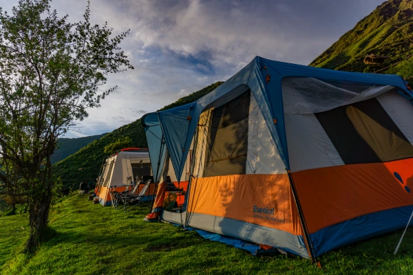 Luxury glamping tents surrounded by the scenic mountains of the Peruvian Andes